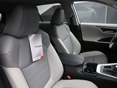 2025 Toyota RAV4 XLE Premium SUV - Photo 15