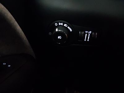 2025 Jeep Compass — photo 13 view