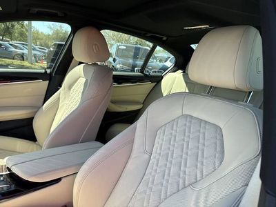 2022 BMW 5 Series — photo 22 view