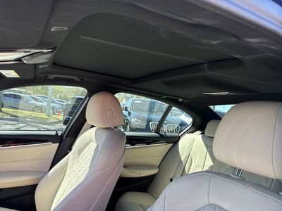 2022 BMW 5 Series — photo 23 view