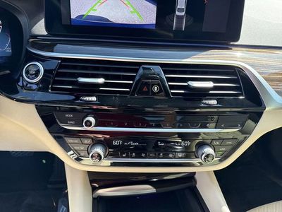 2022 BMW 5 Series — photo 26 view