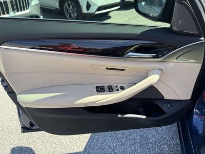 2022 BMW 5 Series — photo 20 view