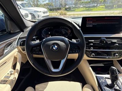2022 BMW 5 Series — photo 14 view