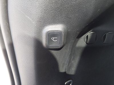 2023 Jeep Cherokee - Photo 19