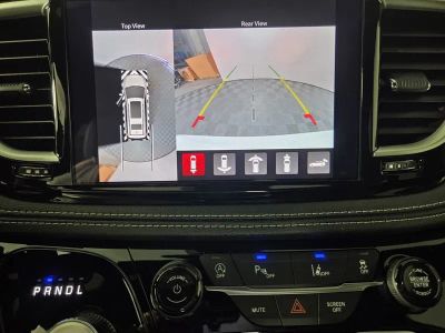 2026 Chrysler Pacifica — photo 11 view