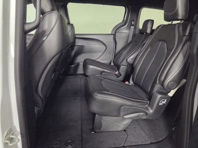 2026 Chrysler Pacifica — photo 18 view