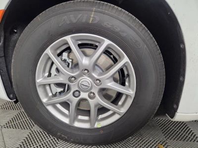 2026 Chrysler Pacifica — photo 8 view