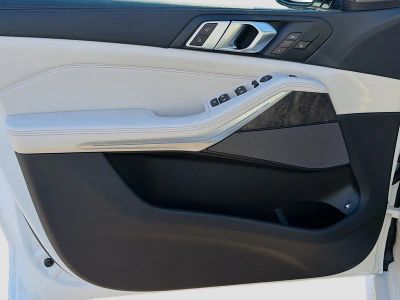 2026 BMW X5 — photo 22 view