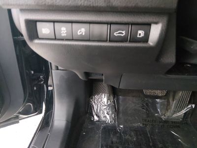 2025 Toyota Camry — photo 13 view