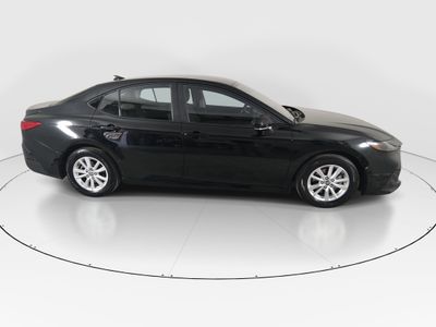 2025 Toyota Camry — photo 8 view
