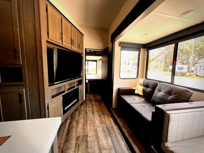 2025 Forest River Cherokee Arctic Wolf Suite - Photo 6
