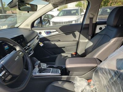 2026 Kia Sportage — photo 8 view