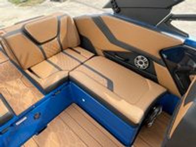 2026 Yamaha 255 XD — photo 16 view