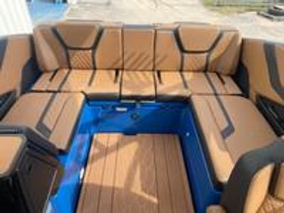 2026 Yamaha 255 XD — photo 11 view