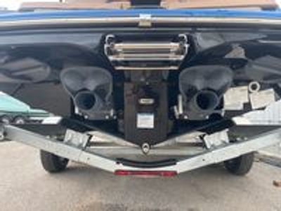2026 Yamaha 255 XD — engine compartment view