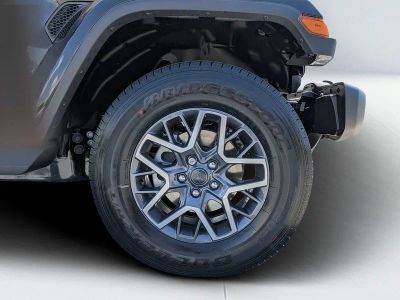 2026 Jeep Wrangler — photo 10 view