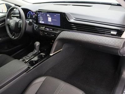 2026 Toyota Camry FWD - Photo 38