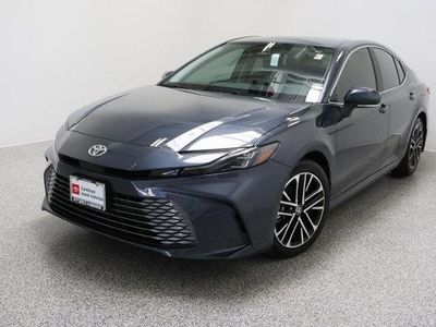 2026 Toyota Camry FWD - Photo 2