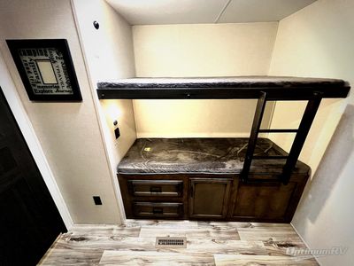 2024 Venture RV SportTrek - Photo 17