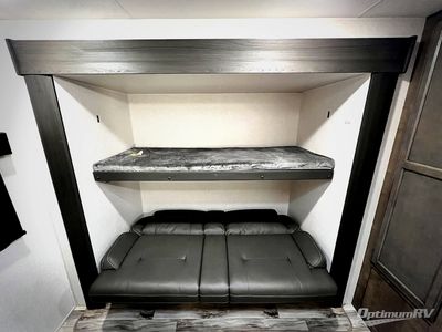 2024 Venture RV SportTrek - Photo 16