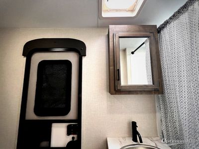 2024 Venture RV SportTrek - Photo 18