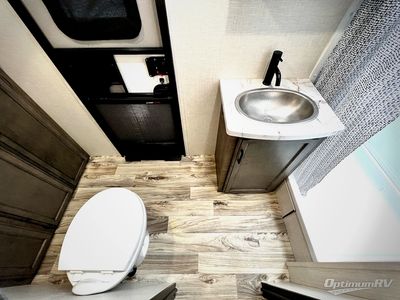 2024 Venture RV SportTrek - Photo 19