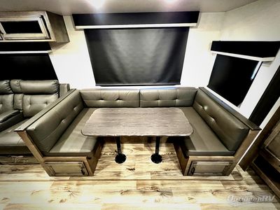 2024 Venture RV SportTrek - Photo 9