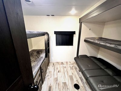 2024 Venture RV SportTrek - Photo 15
