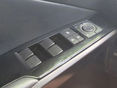 2022 Lexus IS — photo 27 view