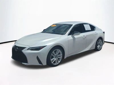 2022 Lexus IS — photo 9 view