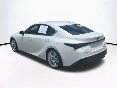 2022 Lexus IS — photo 7 view