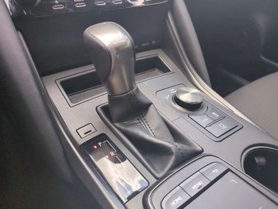 2022 Lexus IS — photo 20 view