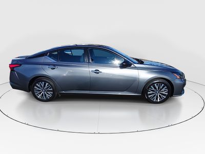 2024 Nissan Altima - Photo 8