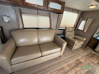 2017 Forest River RV Salem Grand Villa — photo 11 view