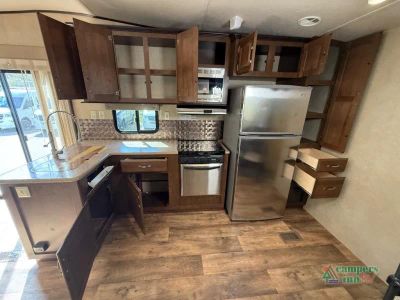2017 Forest River RV Salem Grand Villa — photo 35 view