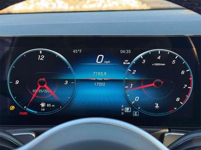 2023 Mercedes-Benz GLB - Photo 3