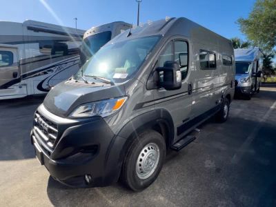 2027 Winnebago SOLIS POCKET — photo 16 view
