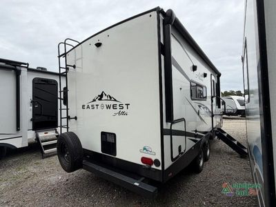 2022 EAST TO WEST Alta - Photo 6