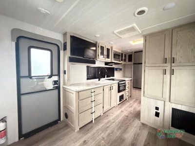 2022 EAST TO WEST Alta - Photo 10