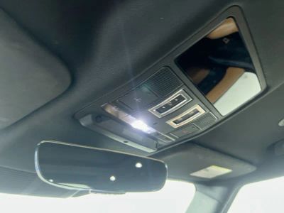 2023 Land Rover Defender — photo 18 view