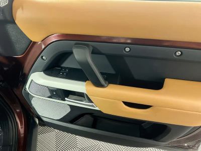 2023 Land Rover Defender — photo 29 view