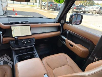2023 Land Rover Defender — photo 39 view