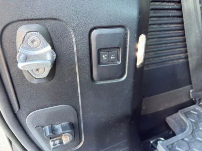 2023 Land Rover Defender — photo 43 view