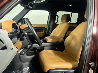 2023 Land Rover Defender — photo 12 view