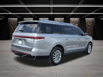 2022 Lincoln Navigator - Photo 4