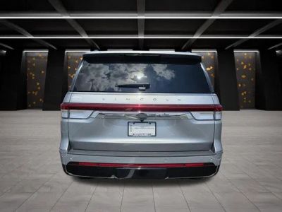 2022 Lincoln Navigator - Photo 5