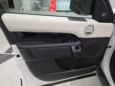 2025 Land Rover Discovery — photo 14 view