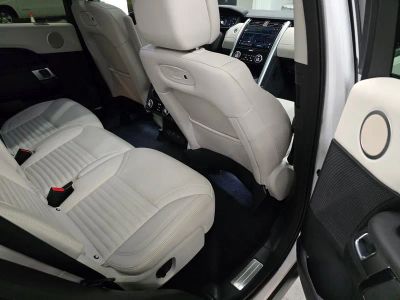 2025 Land Rover Discovery — photo 35 view