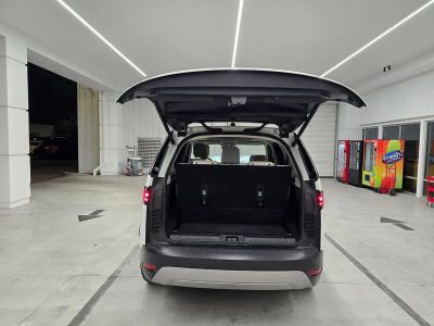 2025 Land Rover Discovery — photo 42 view