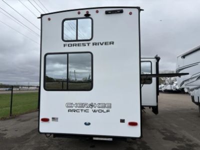 2025 Forest River Cherokee Arctic Wolf - Photo 6